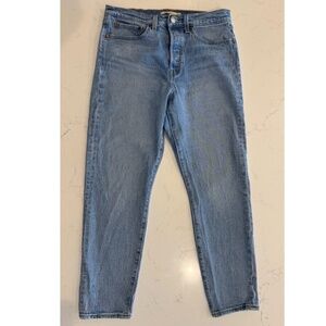 Levis Jeans Wedgie Size 30 Medium Wash